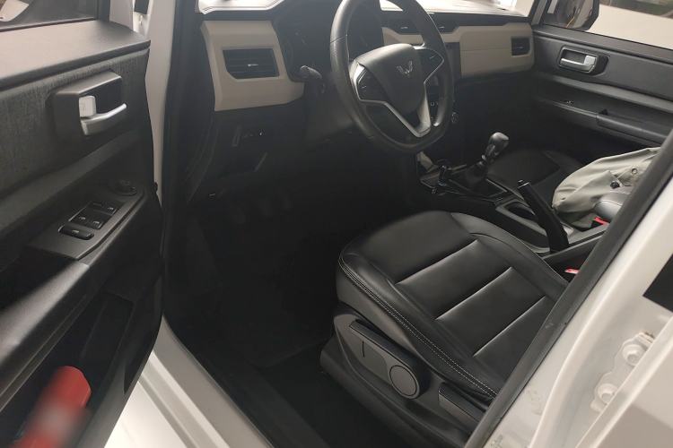 Used Wuling Hongguang PLUS 2019 1.5T Manual Luxury 7-Seater Driver Seat