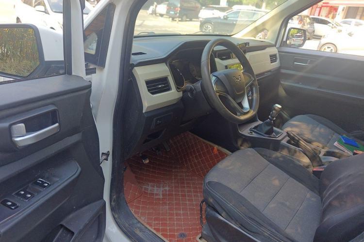 Used Wuling Hongguang PLUS 2019 1.5T Manual Comfort Version 7 Seats Driver Seat