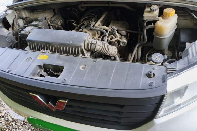 Used Wuling Hongguang PLUS 2019 1.5T Manual Standard Version 7 Seats Engine Bay