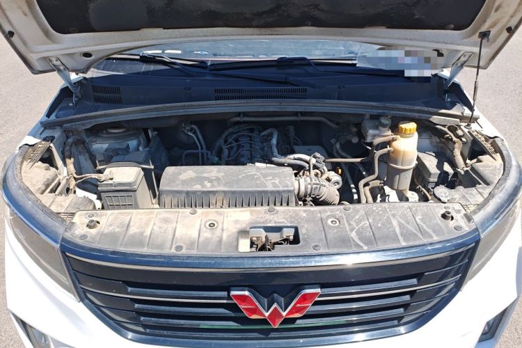 Used Wuling Hongguang PLUS 2019 1.5T Manual Luxury 7-Seater Engine Bay