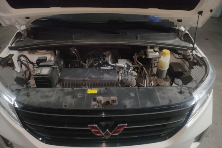 Used Wuling Hongguang PLUS 2019 1.5T Manual Comfort Version 7 Seats Engine Bay