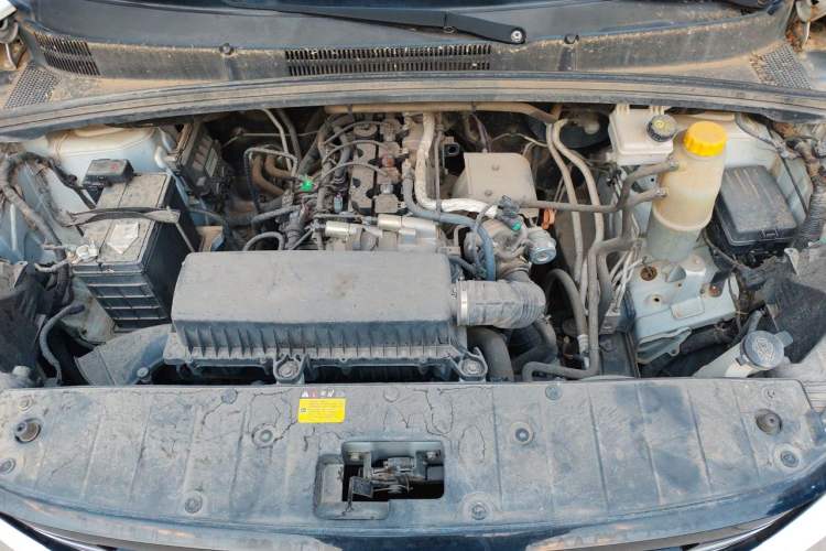 Used Wuling Hongguang PLUS 2019 1.5T Manual Comfort Version 7 Seats Engine Bay