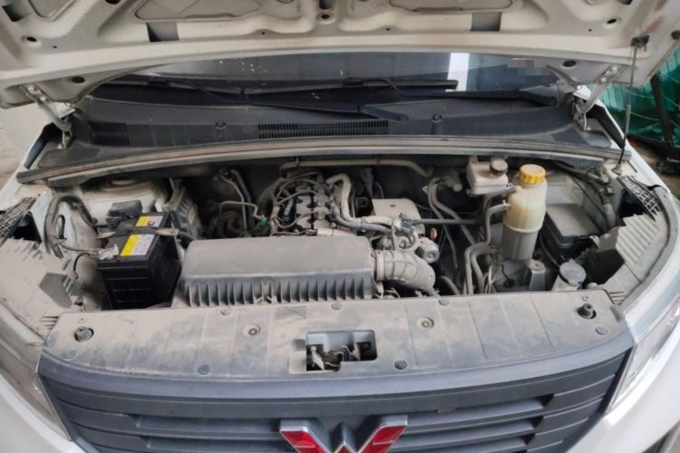 Used Wuling Hongguang PLUS 2019 1.5T Manual Standard Version 7 Seats Engine Bay