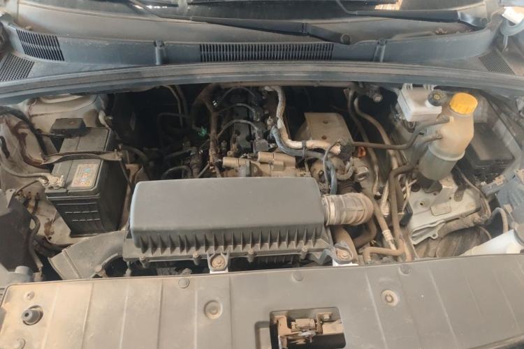 Used Wuling Hongguang PLUS 2019 1.5T Manual Comfort Version 7 Seats Engine Bay