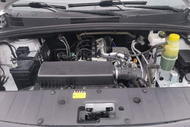 Used Wuling Hongguang PLUS 2019 1.5T Manual Luxury 7-Seater Engine Bay