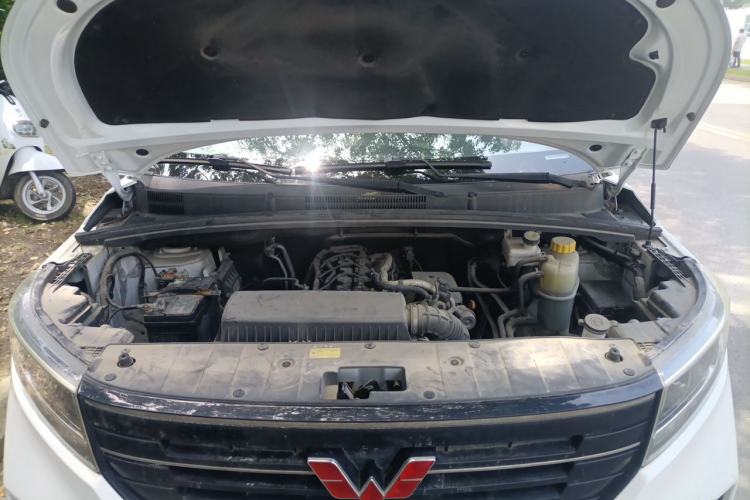 Used Wuling Hongguang PLUS 2019 1.5T Manual Luxury 7-Seater Engine Bay