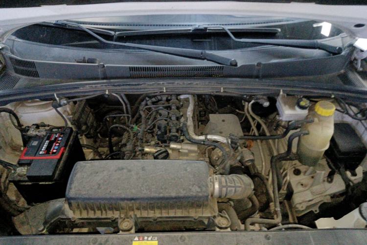 Used Wuling Hongguang PLUS 2019 1.5T Manual Luxury 7-Seater Engine Bay
