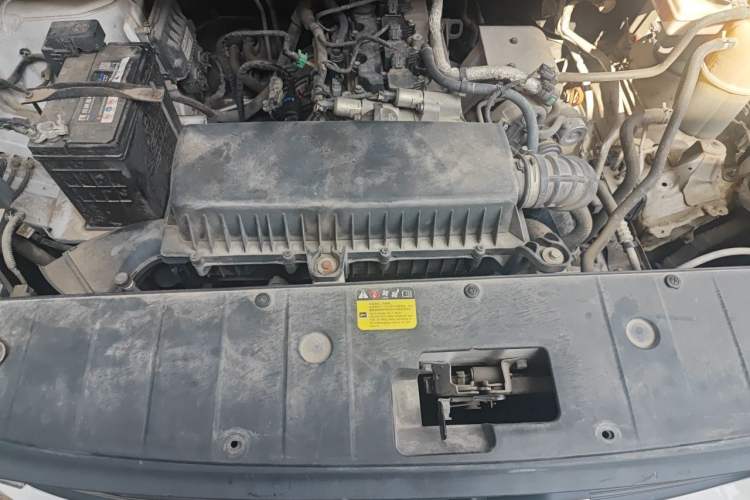 Used Wuling Hongguang PLUS 2019 1.5T Manual Standard Edition 5 Seats Engine Bay