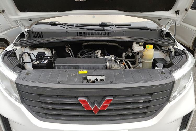 Used Wuling Hongguang PLUS 2019 1.5T Manual Standard Edition 5 Seats Engine Bay