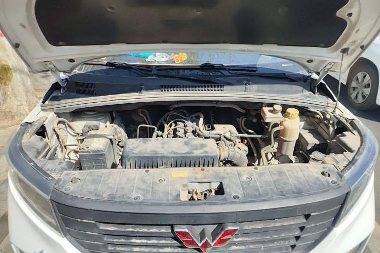 Used Wuling Hongguang PLUS 2019 1.5T Manual Luxury 7-Seater Engine Bay