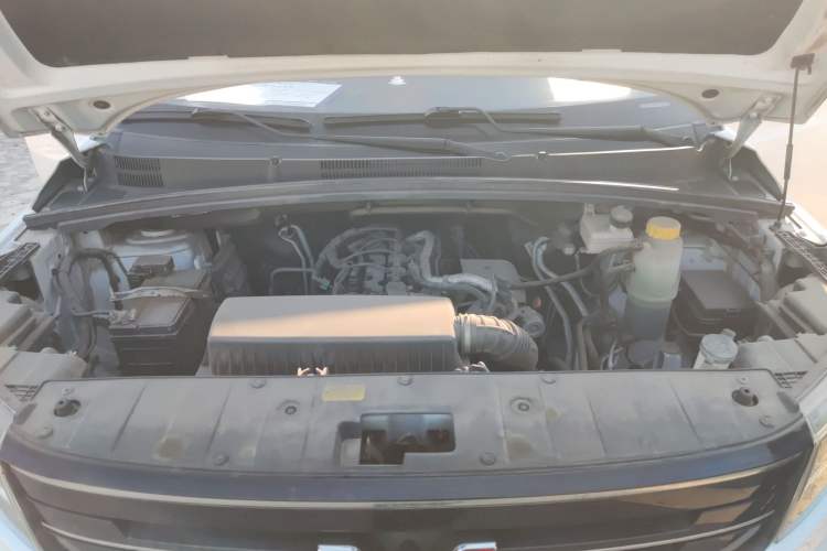 Used Wuling Hongguang PLUS 2019 1.5T Manual Luxury 7-Seater Engine Bay