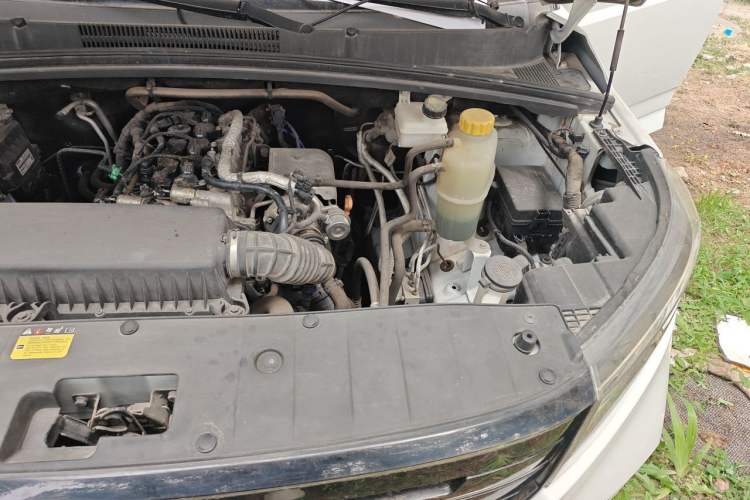 Used Wuling Hongguang PLUS  Engine Bay Left