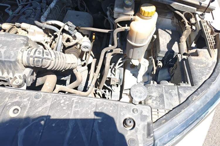 Used Wuling Hongguang PLUS 2019 1.5T Manual Luxury 7-Seater Engine Bay Left