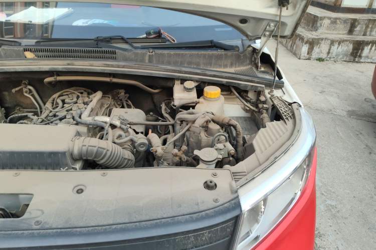 Used Wuling Hongguang PLUS 2019 1.5T Manual Standard Edition 5 Seats Engine Bay Left