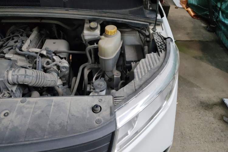 Used Wuling Hongguang PLUS 2019 1.5T Manual Standard Version 7 Seats Engine Bay Left