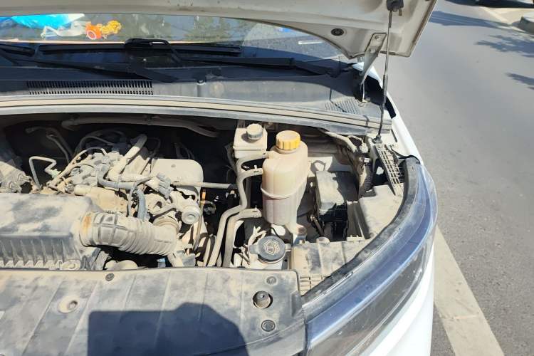 Used Wuling Hongguang PLUS 2019 1.5T Manual Luxury 7-Seater Engine Bay Left