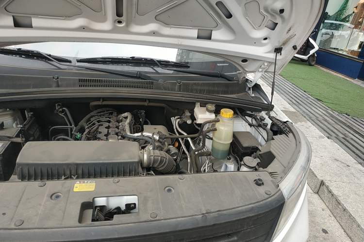 Used Wuling Hongguang PLUS 2019 1.5T Manual Standard Edition 5 Seats Engine Bay Left