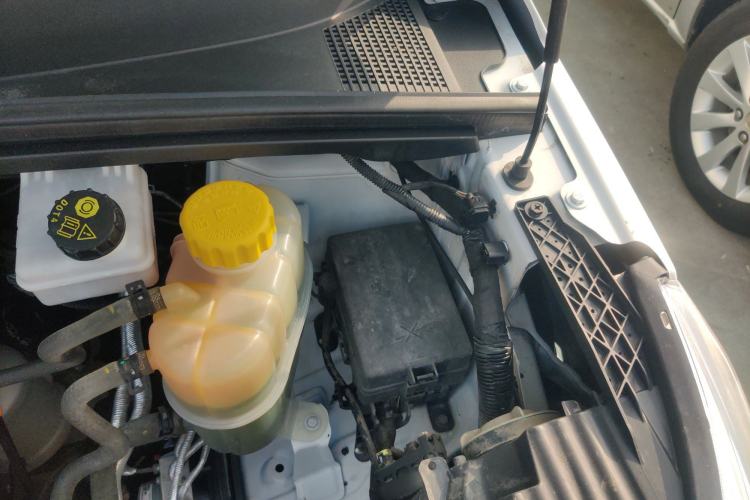 Used Wuling Hongguang PLUS 2019 1.5T Manual Standard Edition 5 Seats Engine Bay Left