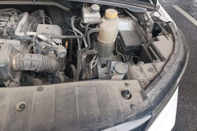 Used Wuling Hongguang PLUS 2019 1.5T Manual Luxury 7-Seater Engine Bay Left