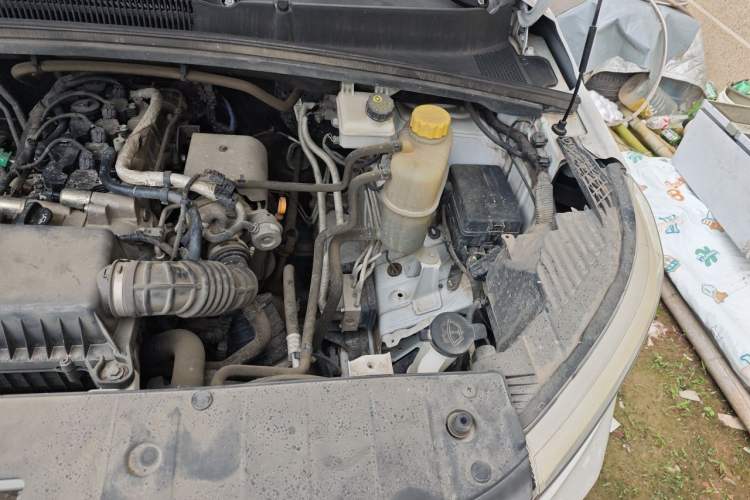 Used Wuling Hongguang PLUS 2019 1.5T Manual Standard Version 7 Seats Engine Bay Left