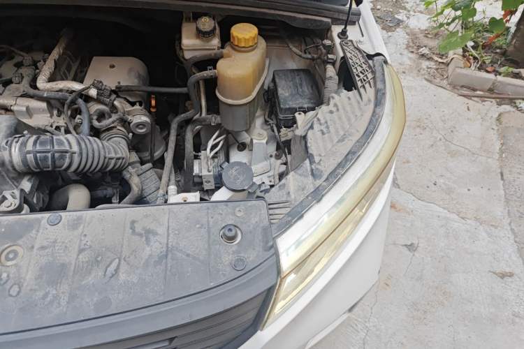 Used Wuling Hongguang PLUS 2019 1.5T Manual Standard Edition 5 Seats Engine Bay Left