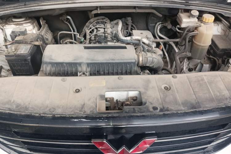 Used Wuling Hongguang PLUS 2019 1.5T Manual Luxury 7-Seater Engine Bay