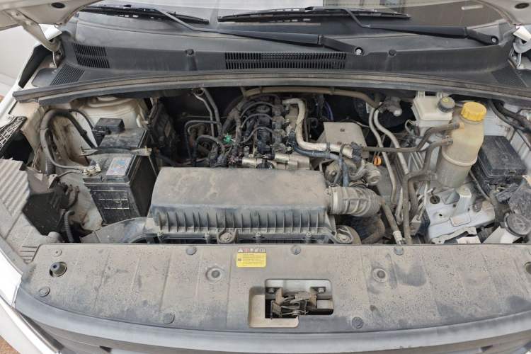 Used Wuling Hongguang PLUS 2019 1.5T Manual Standard Version 7 Seats Engine Bay