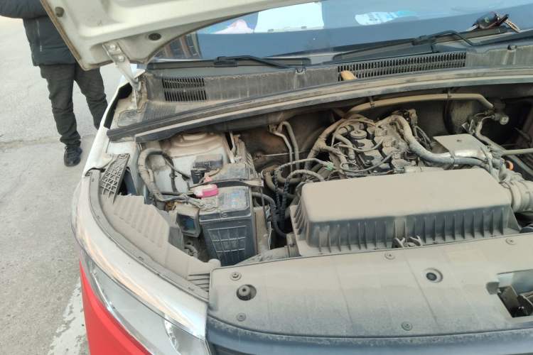Used Wuling Hongguang PLUS 2019 1.5T Manual Standard Edition 5 Seats Engine Bay Right