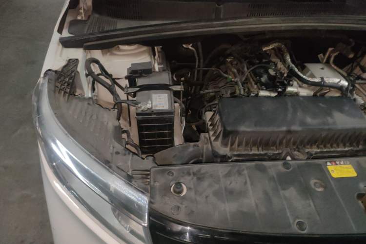 Used Wuling Hongguang PLUS 2019 1.5T Manual Comfort Version 7 Seats Engine Bay Right