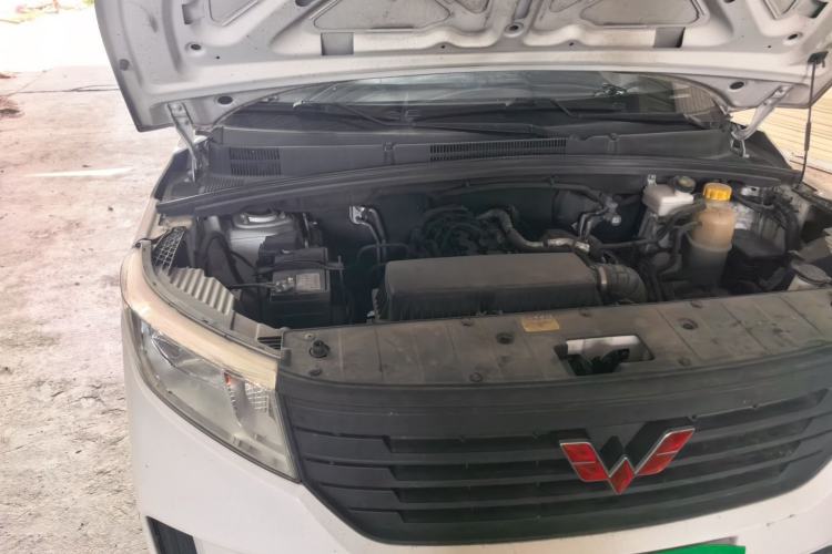 Used Wuling Hongguang PLUS 2019 1.5T Manual Standard Edition 5 Seats Engine Bay Right