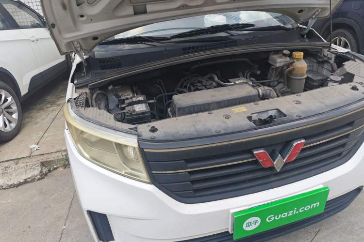 Used Wuling Hongguang PLUS 2019 1.5T Manual Comfort Version 7 Seats Engine Bay Right
