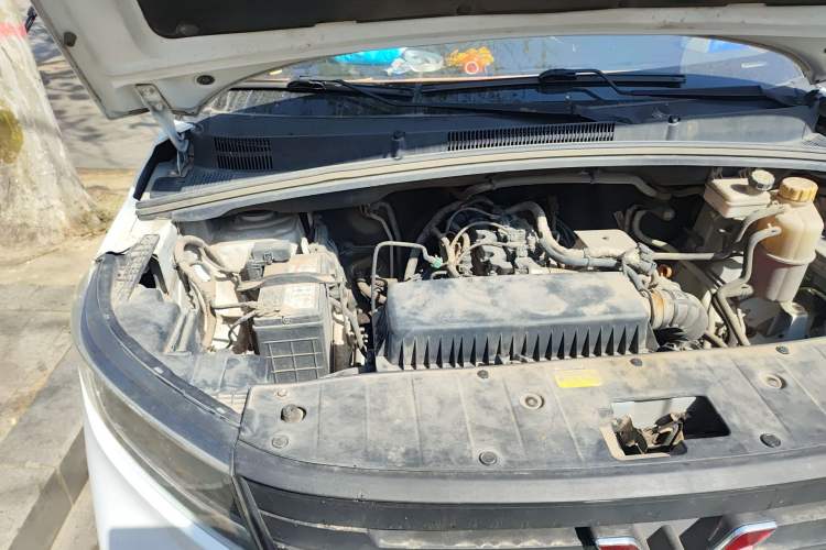 Used Wuling Hongguang PLUS 2019 1.5T Manual Luxury 7-Seater Engine Bay Right