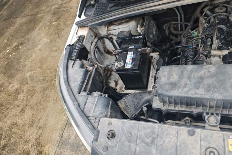 Used Wuling Hongguang PLUS 2019 1.5T Manual Luxury 7-Seater Engine Bay Right