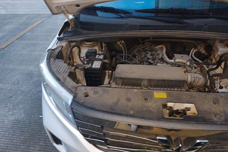 Used Wuling Hongguang PLUS 2019 1.5T Manual Standard Edition 5 Seats Engine Bay Right