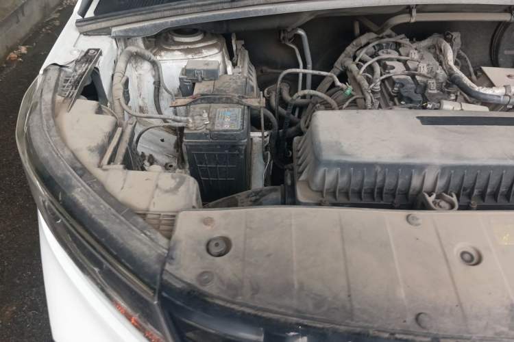 Used Wuling Hongguang PLUS 2019 1.5T Manual Luxury 7-Seater Engine Bay Right