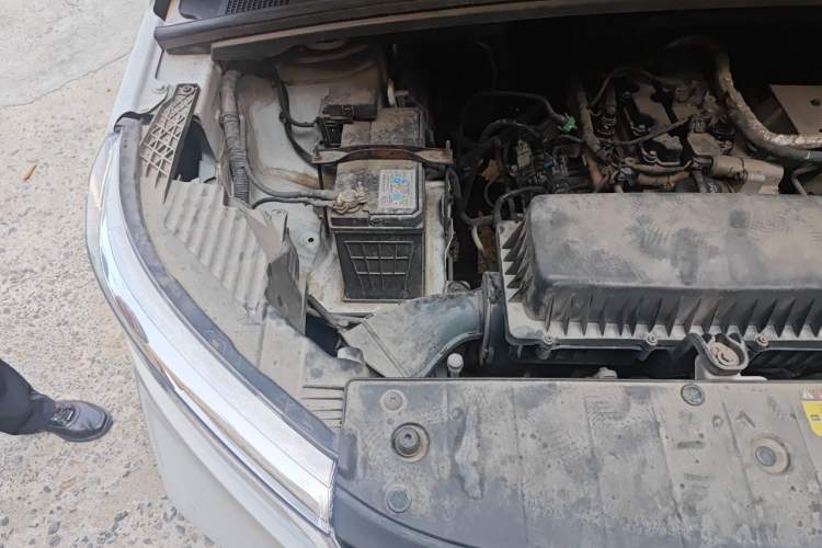 Used Wuling Hongguang PLUS 2019 1.5T Manual Standard Edition 5 Seats Engine Bay Right
