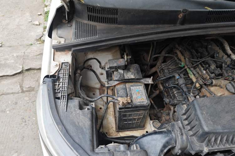 Used Wuling Hongguang PLUS 2019 1.5T Manual Luxury 7-Seater Engine Bay Right
