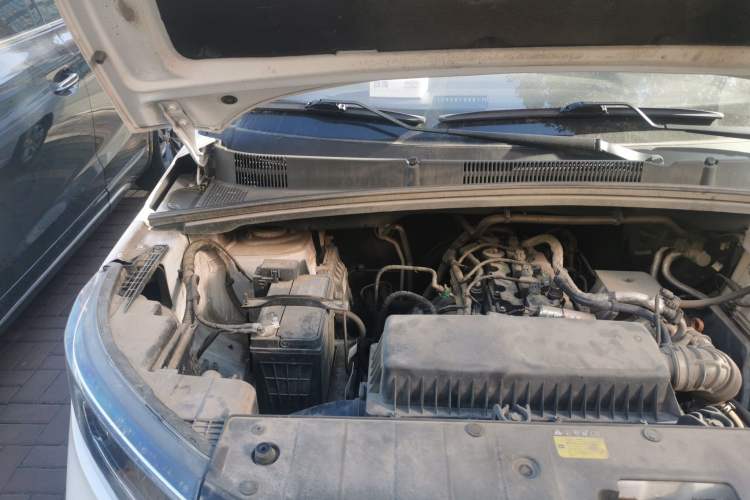 Used Wuling Hongguang PLUS 2019 1.5T Manual Luxury 7-Seater Engine Bay Right