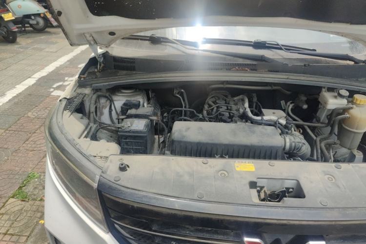 Used Wuling Hongguang PLUS 2019 1.5T Manual Luxury 7-Seater Engine Bay Right