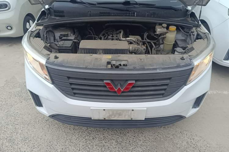 Used Wuling Hongguang PLUS 2019 1.5T Manual Standard Edition 5 Seats Engine Bay