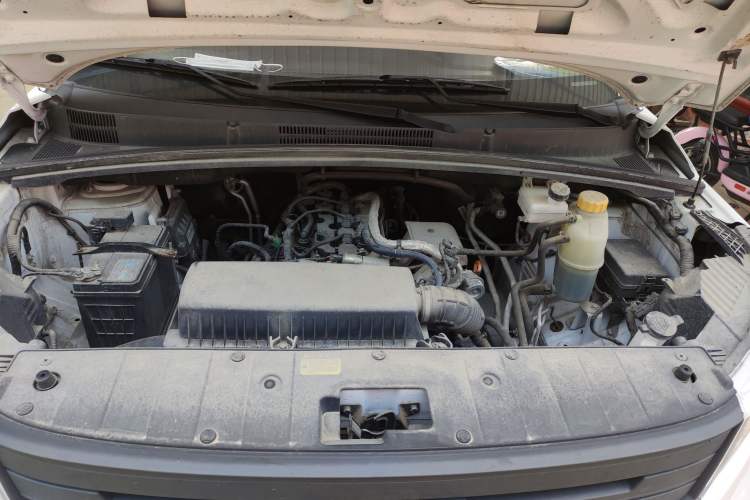 Used Wuling Hongguang PLUS 2019 1.5T Manual Standard Edition 5 Seats Engine Bay