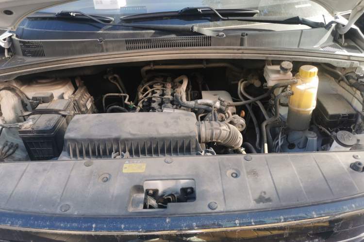 Used Wuling Hongguang PLUS 2019 1.5T Manual Luxury 7-Seater Engine Bay