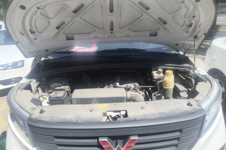 Used Wuling Hongguang PLUS 2019 1.5T Manual Standard Edition 5 Seats Engine Bay