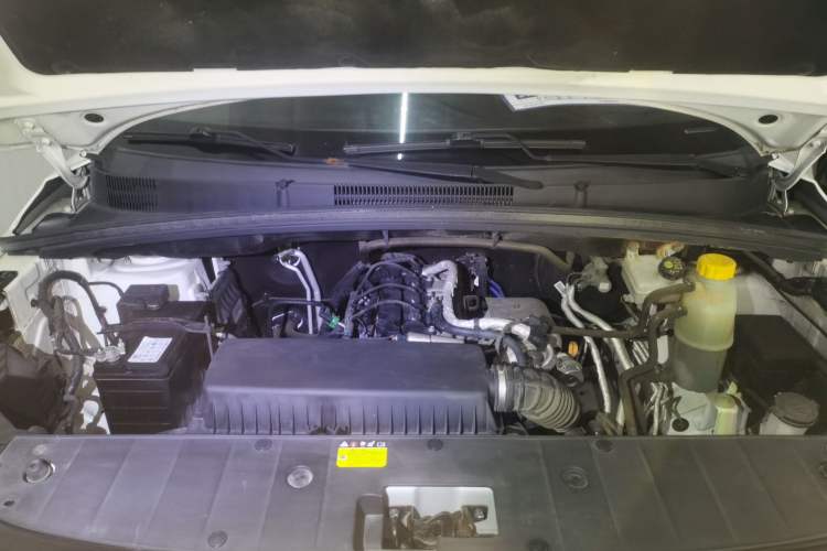 Used Wuling Hongguang PLUS 2019 1.5T Manual Comfort Version 7 Seats Engine Bay