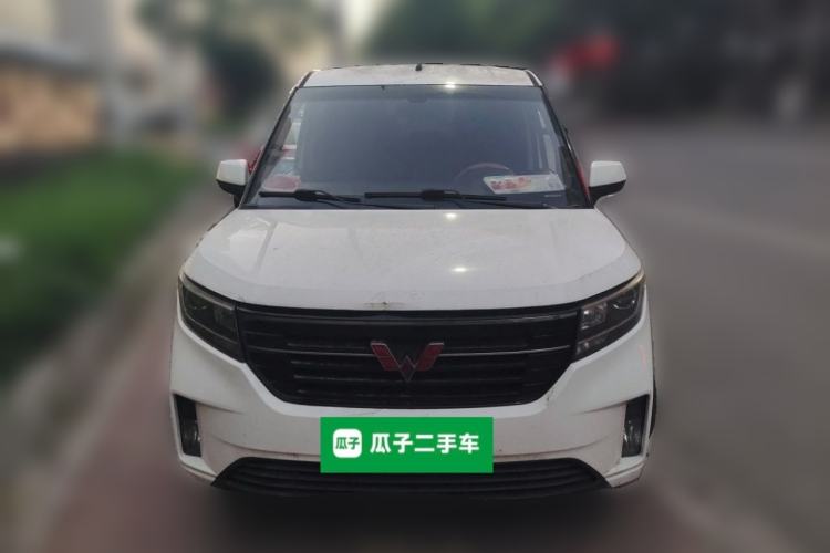 Used Wuling Hongguang PLUS 2019 1.5T Manual Luxury 7-Seater Exterior 1