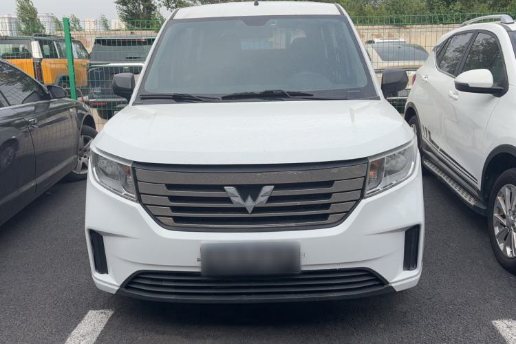 Used Wuling Hongguang PLUS 2019 1.5T Manual Standard Version 7 Seats Exterior 1
