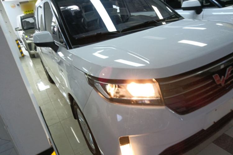 Used Wuling Hongguang PLUS 2019 1.5T Manual Luxury 7-Seater Exterior 1