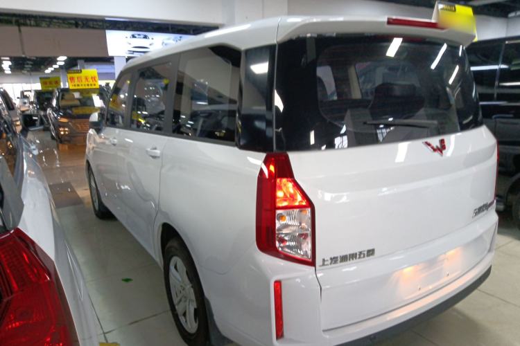 Used Wuling Hongguang PLUS 2019 1.5T Manual Luxury 7-Seater Exterior 2