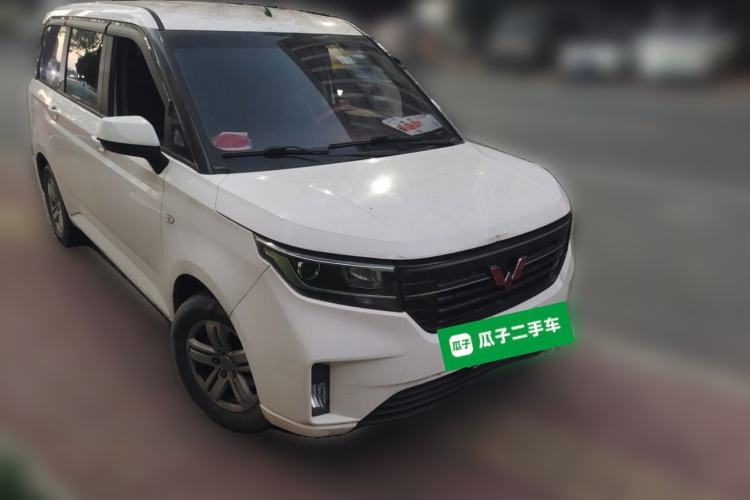 Used Wuling Hongguang PLUS 2019 1.5T Manual Luxury 7-Seater Exterior 2