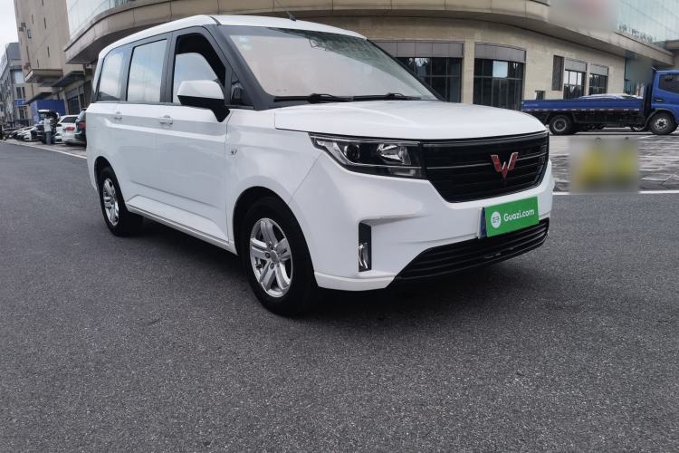 Used Wuling Hongguang PLUS 2019 1.5T Manual Luxury 7-Seater Exterior 2